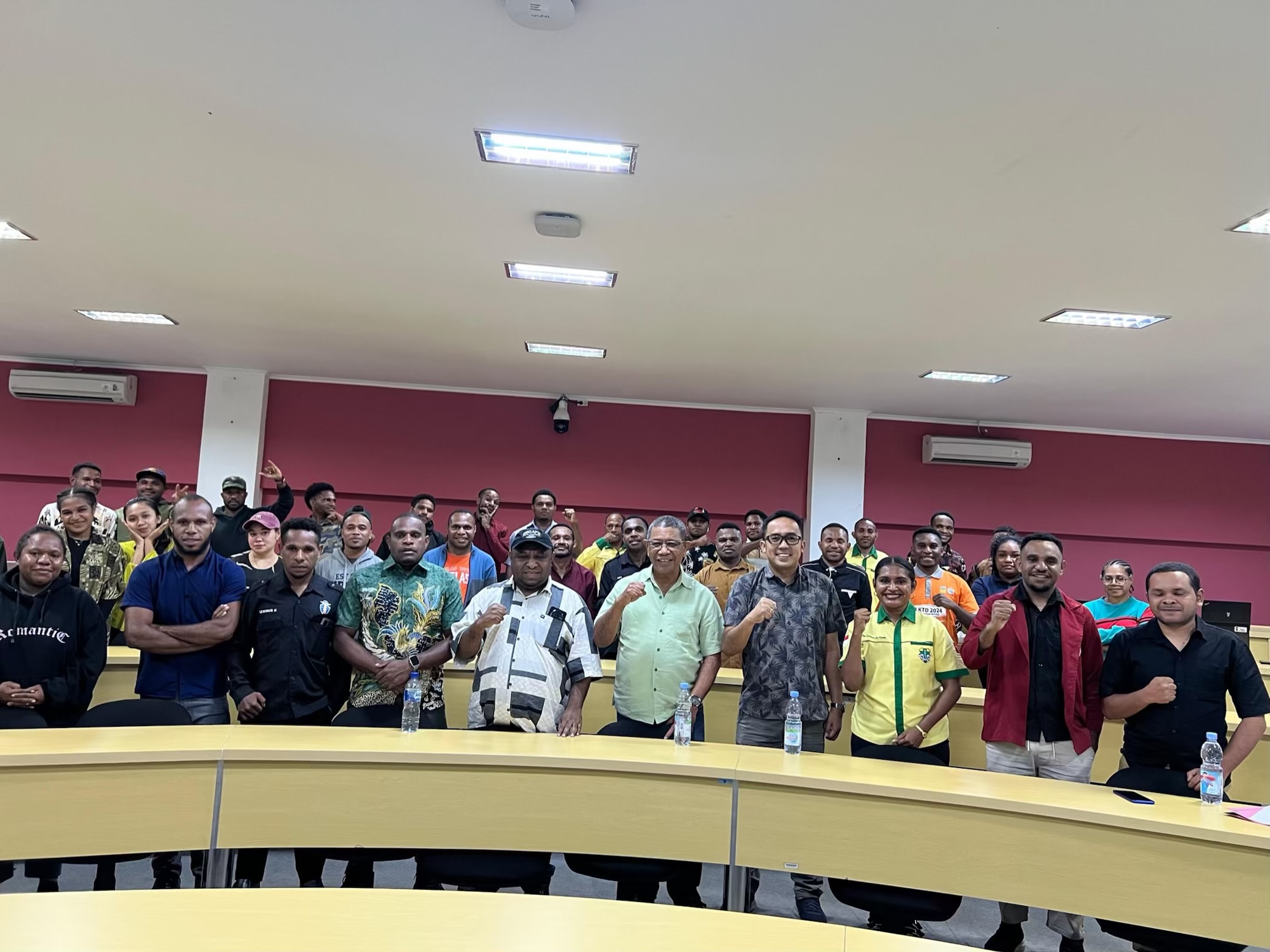 Pelatihan Penggunaan Tools Riset Perkuat Kapasitas Mahasiswa Papua di Salatiga