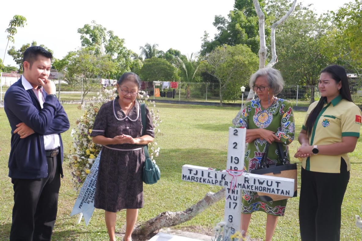 80 Tahun Pemuda Katolik, Komcab Palangka Raya Ziarah ke Makam Tjilik Riwut