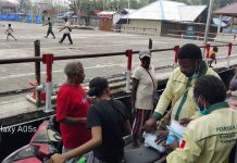 Pemuda Katolik Asmat Bagikan 1.000 Masker Gratis untuk Warga Agats
